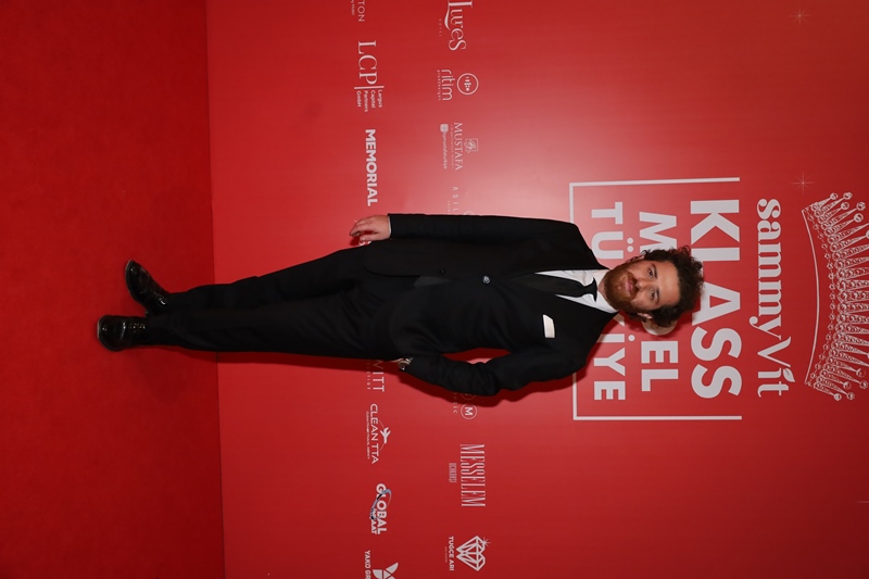 Sammyvit Klass Model Türkiye 2025 :  Ünlü �simler K�rm�z� Hal� ��kl���yla Oscar Gecesini Aratmad�